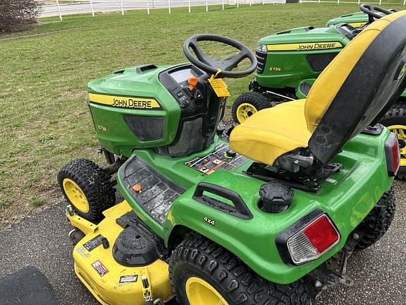 Image of John Deere X738 Primary image
