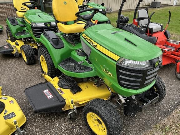Image of John Deere X738 equipment image 2