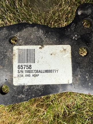 Image of John Deere X738 equipment image 4