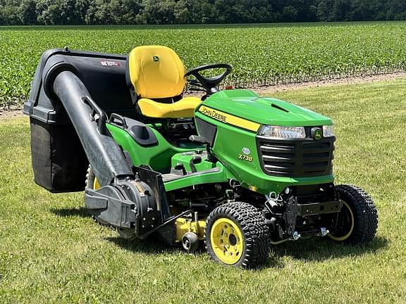 Image of John Deere X738 Primary image