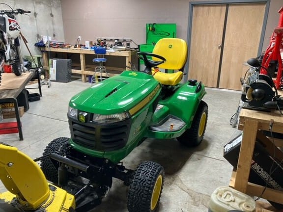 Main image John Deere X738