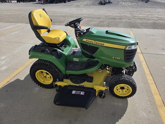 Main image John Deere X738