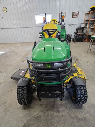 Image of John Deere X738 equipment image 1