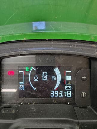 Image of John Deere X738 equipment image 2