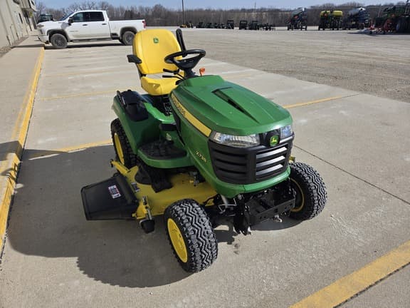 Image of John Deere X738 equipment image 3