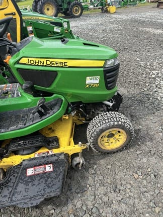 Main image John Deere X738