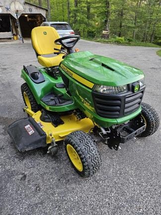 2020 John Deere X738 Equipment Image0
