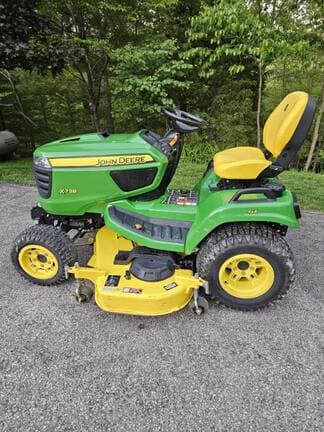 Image of John Deere X738 equipment image 2