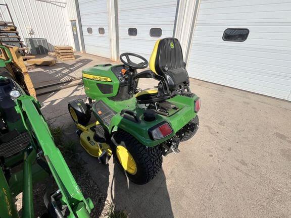 Image of John Deere X738 equipment image 3