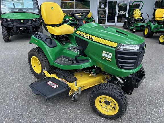 Image of John Deere X738 equipment image 1