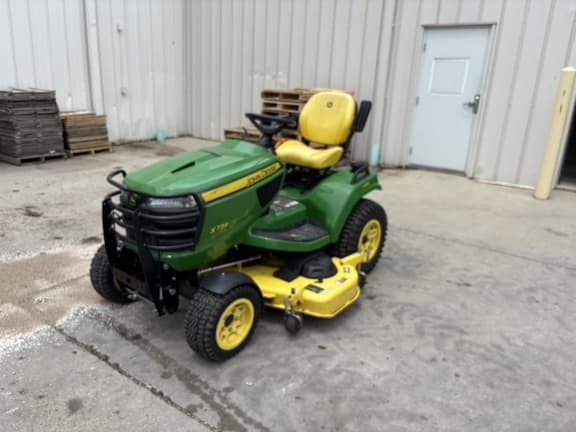 Image of John Deere X739 Primary image