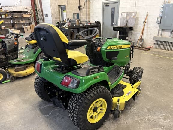 Image of John Deere X739 equipment image 3