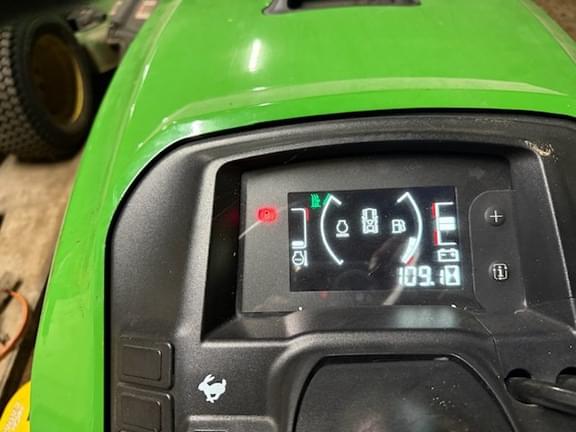 Image of John Deere X739 equipment image 3