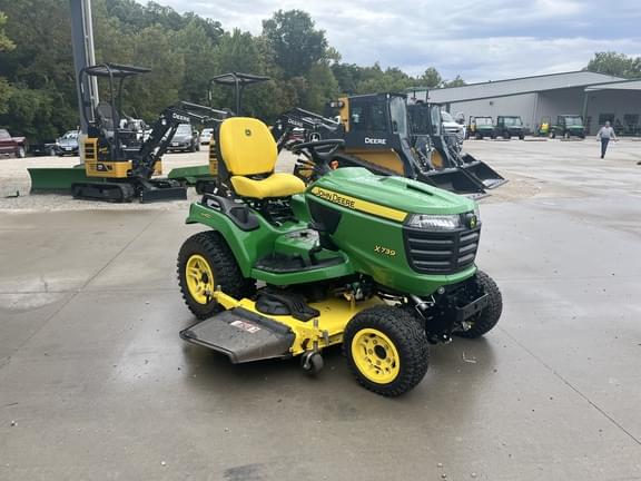 Image of John Deere X739 equipment image 4