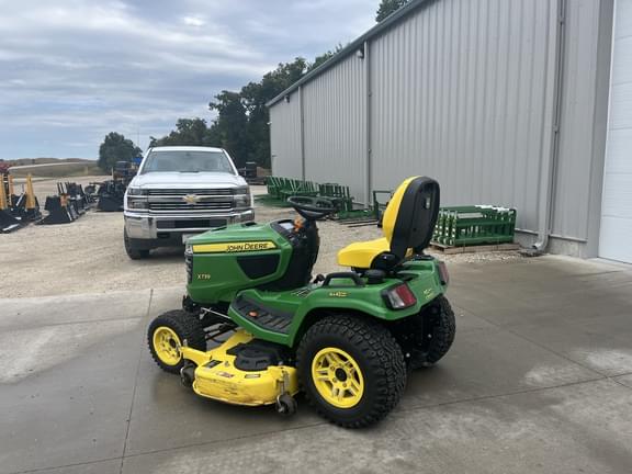 Image of John Deere X739 equipment image 2