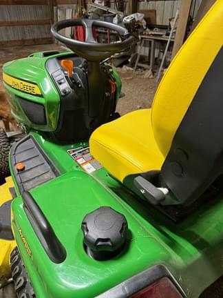 Image of John Deere X739 equipment image 4