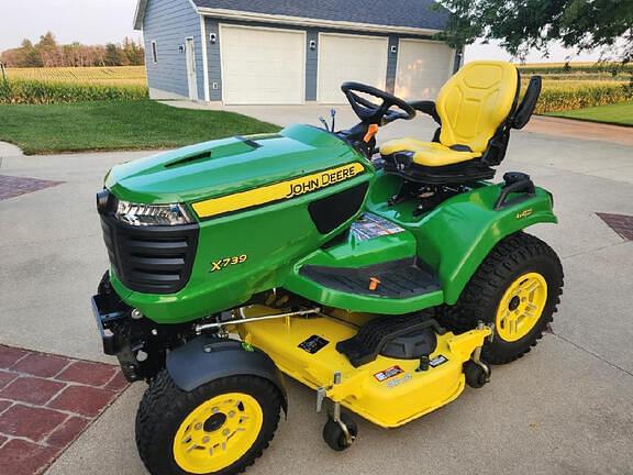 Image of John Deere X739 Primary image