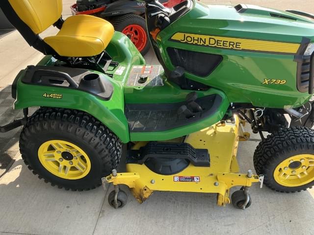 Image of John Deere X739 equipment image 3