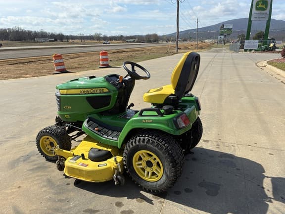 Image of John Deere X739 equipment image 1