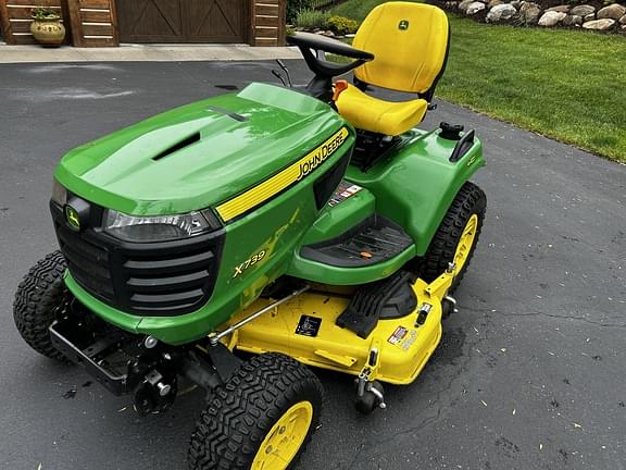 Image of John Deere X739 Primary image