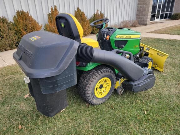 Image of John Deere X739 equipment image 4