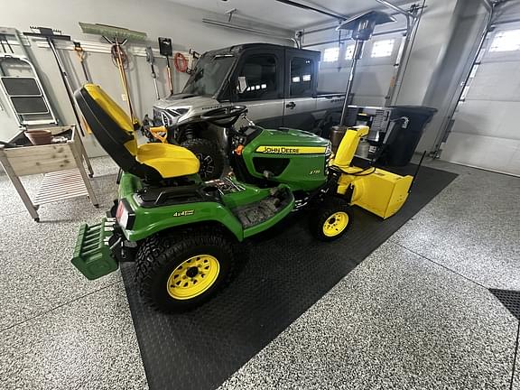 Image of John Deere X739 equipment image 1