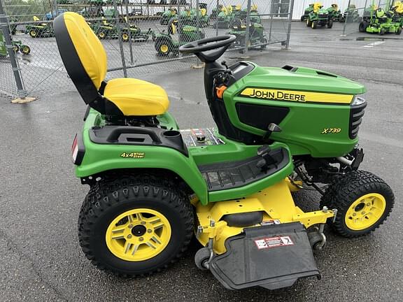 Image of John Deere X739 equipment image 3
