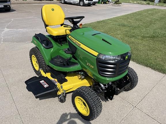 Image of John Deere X739 equipment image 2