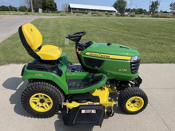 Image of John Deere X739 equipment image 3