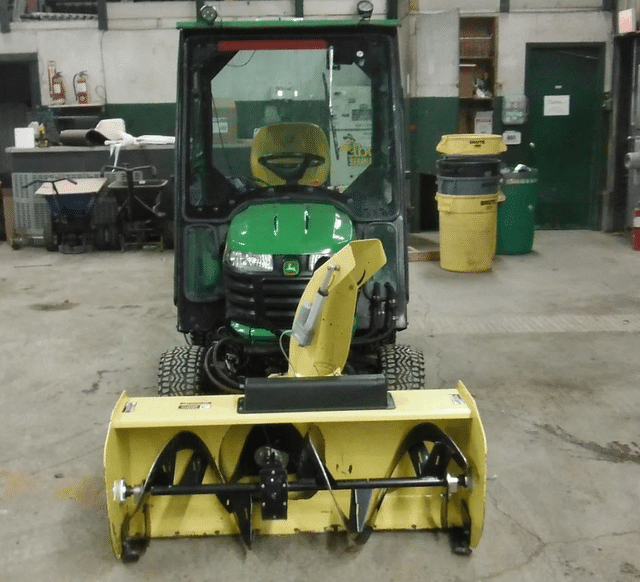 Image of John Deere X739 equipment image 1