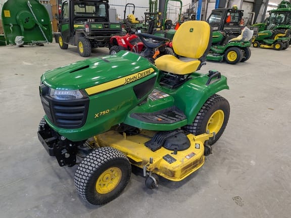 2020 John Deere X750 Equipment Image0