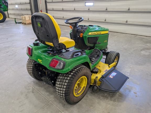 Image of John Deere X750 equipment image 3
