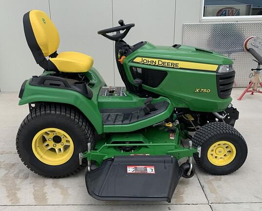 Image of John Deere X750 equipment image 1