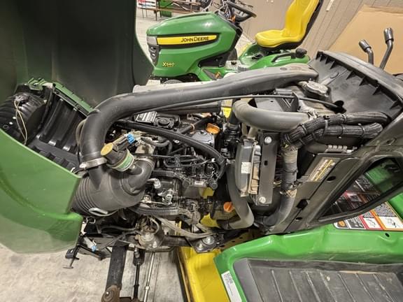 Image of John Deere X750 equipment image 4