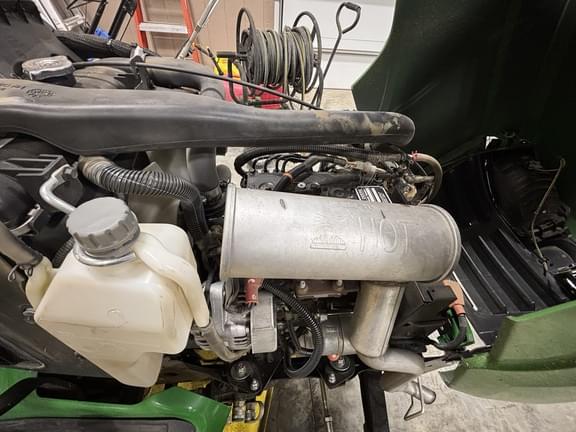 Image of John Deere X750 equipment image 3