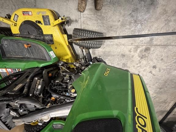Image of John Deere X750 equipment image 1