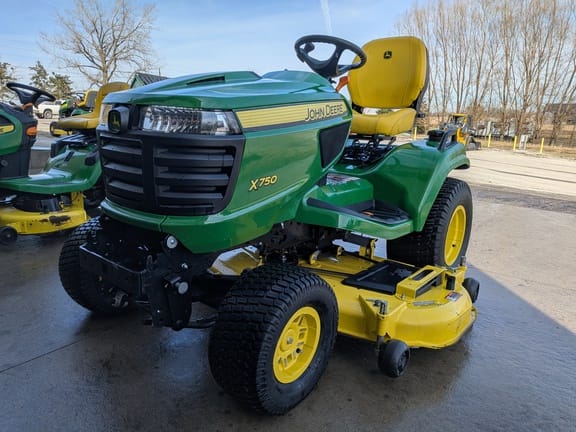 2020 John Deere X750 Equipment Image0