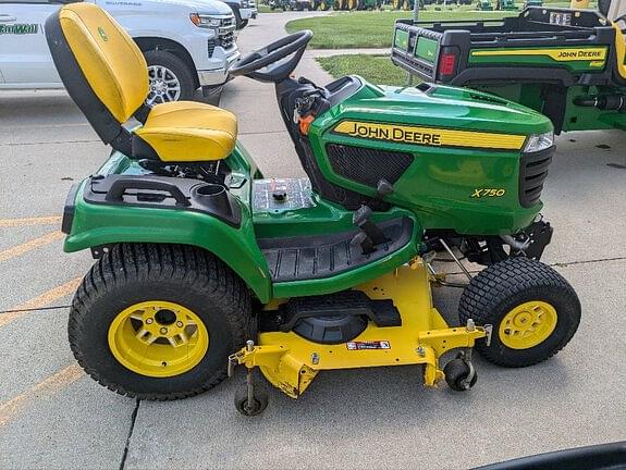 Image of John Deere X750 Primary image