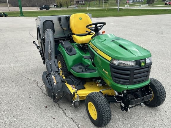 Image of John Deere X754 equipment image 4