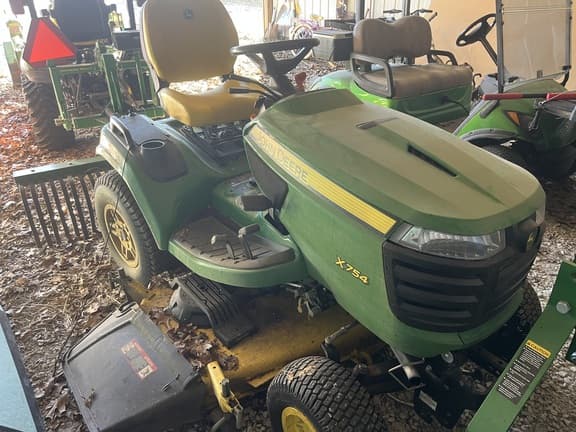 Image of John Deere X754 equipment image 2