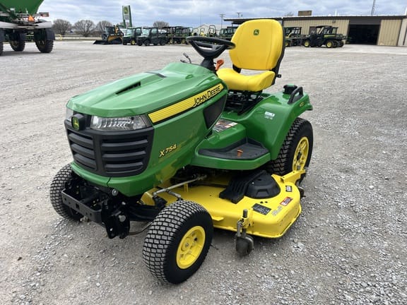2020 John Deere X754 Equipment Image0