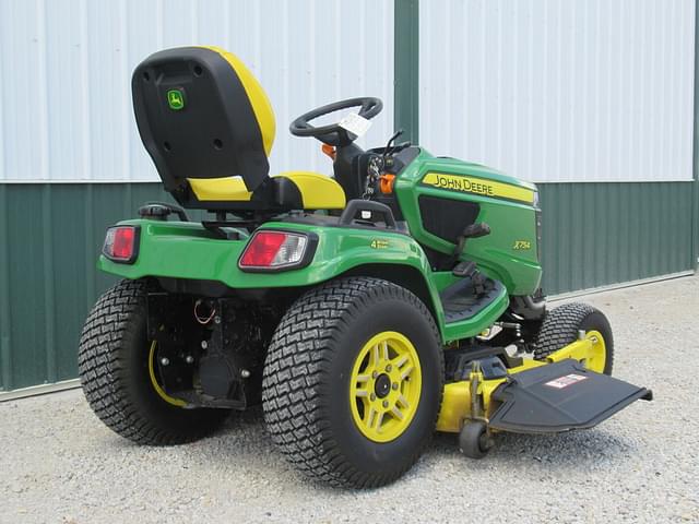 Image of John Deere X754 equipment image 4