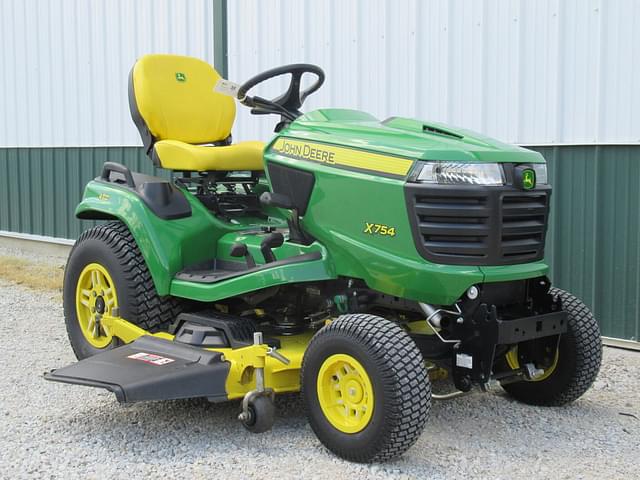 Image of John Deere X754 equipment image 2