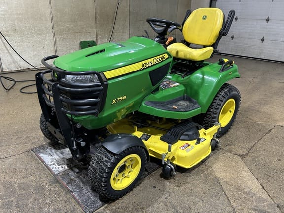 Main image John Deere X758