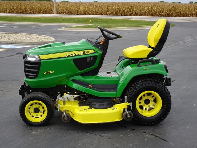 Image of John Deere X758 equipment image 1