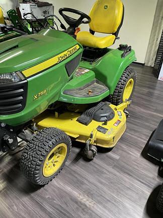 Image of John Deere X758 equipment image 4