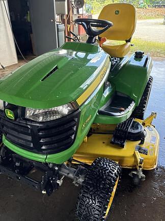 Image of John Deere X758 equipment image 1