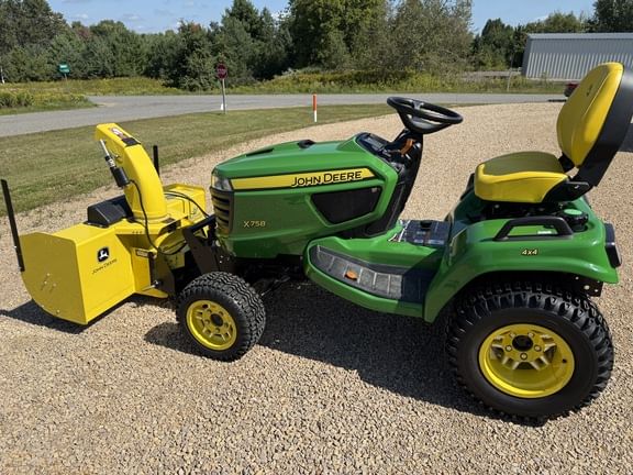 2020 John Deere X758 Equipment Image0