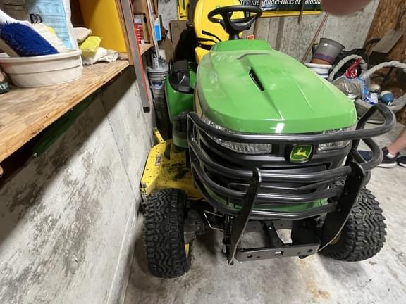 Image of John Deere X758 equipment image 4