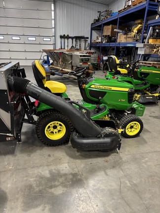 Main image John Deere X758